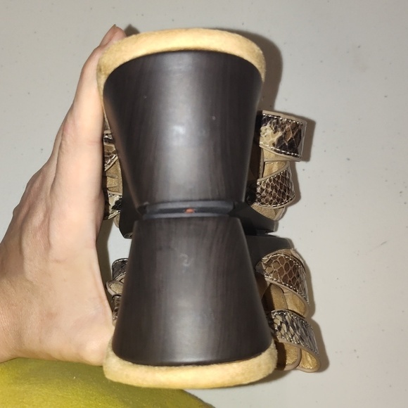 Vionic Sandal, Snake Print, Size 7 - Picture 12 of 12